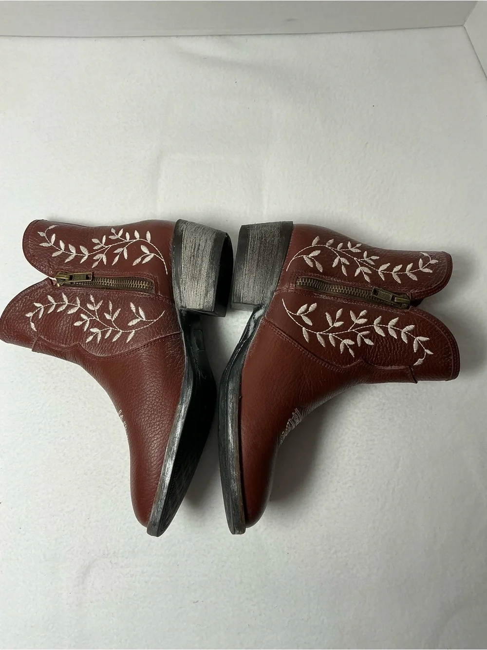 Sterling River Burgundy Leather Embroidered Western Cowgirl Boots Size 7